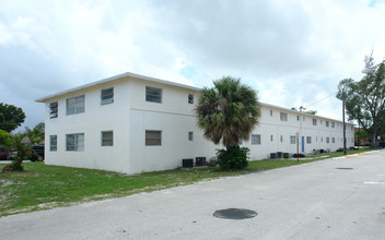 Foresteria Park Apartments in West Palm Beach, FL - Building Photo - Building Photo