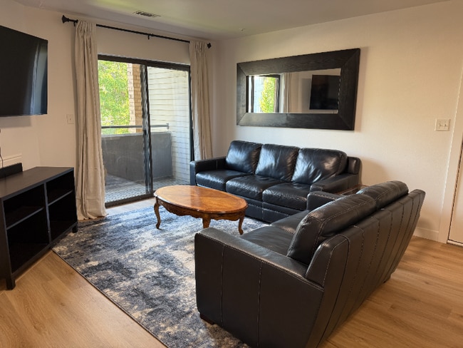 284 E 600 N, Unit 11 in Provo, UT - Foto de edificio - Building Photo