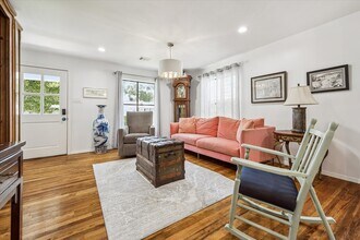 4710 Edison St in Houston, TX - Building Photo - Building Photo