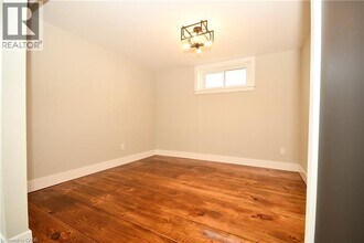 118 Taylor Ave in Cambridge, ON - Building Photo - Building Photo