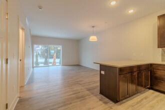 1560 Simsbury St in Traverse City, MI - Building Photo - Building Photo