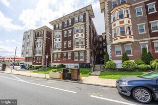4710 Chestnut St in Philadelphia, PA - Building Photo