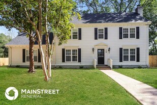 109 W Pecan Valley St in Collierville, TN - Building Photo