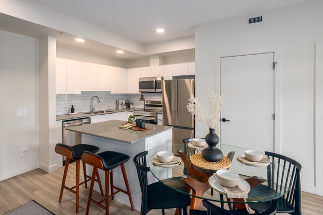 49th Battalion Apartments in Edmonton, AB - Building Photo - Interior Photo