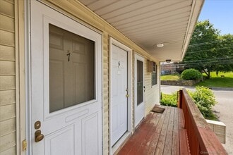 114 Bucks Hl Rd in Waterbury, CT - Building Photo - Building Photo