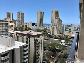 2345 Ala Wai Blvd in Honolulu, HI - Foto de edificio - Building Photo