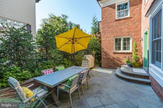 5801 Nebraska Ave NW in Washington, DC - Building Photo - Building Photo