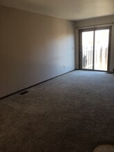 1800 Elbow Bnd, Unit B in Dodge City, KS - Building Photo - Building Photo