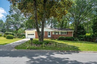 1248 Cliffwood Dr in Smyrna, GA - Building Photo - Building Photo