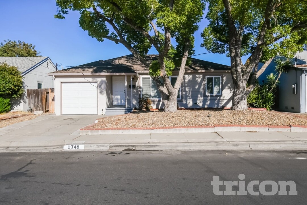 2749 El Rey St in Antioch, CA - Building Photo