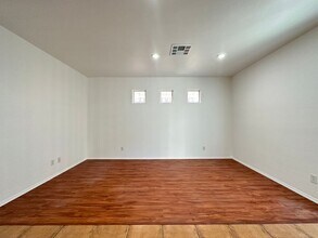 10541 Kivas Ct in Las Vegas, NV - Building Photo - Building Photo