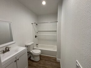 5704 Wisteria Dr in Riverside, CA - Building Photo - Building Photo
