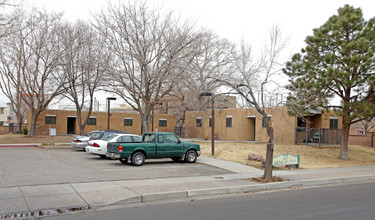 615 Arno St NE in Albuquerque, NM - Building Photo - Building Photo