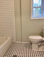 33 Codington Pl, Unit 1 in Somerville, NJ - Foto de edificio - Building Photo