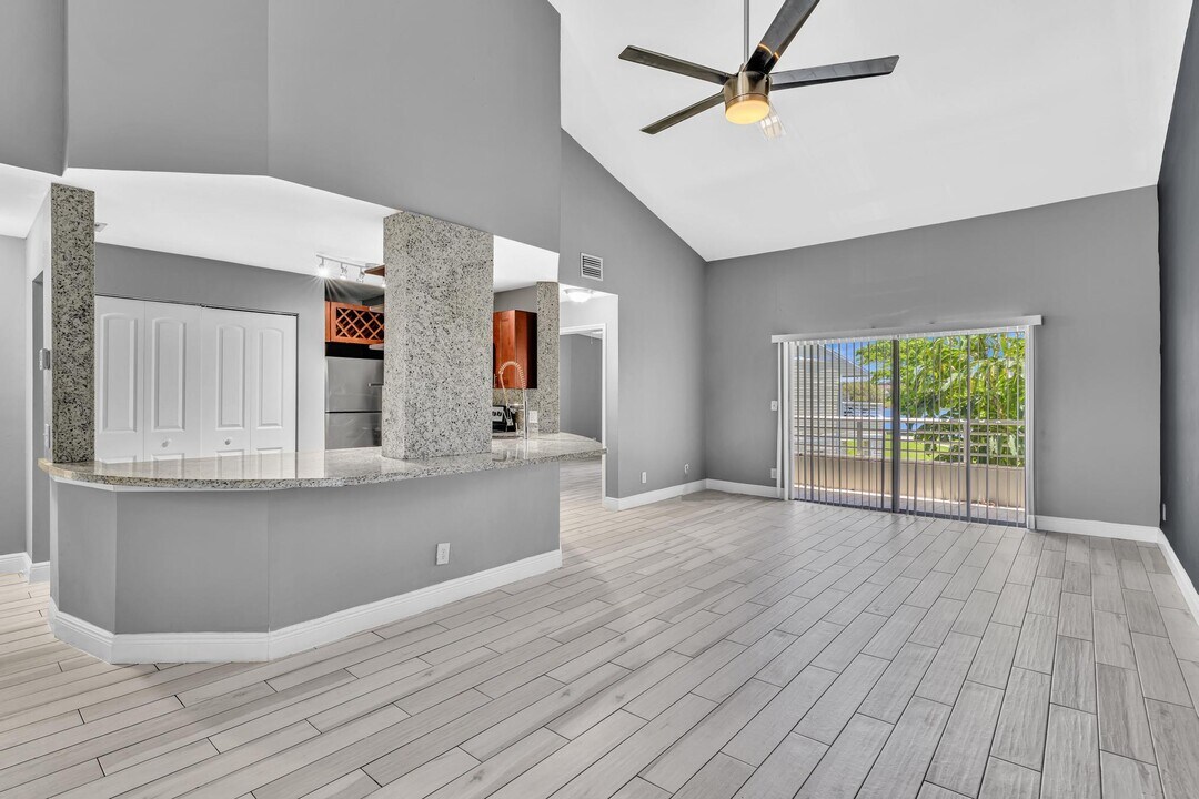 3417 NW 44th St in Lauderdale Lakes, FL - Building Photo