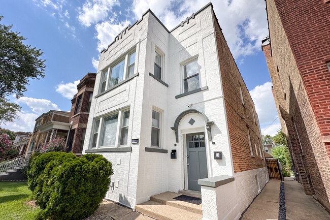 property at 4148 W Wellington Ave