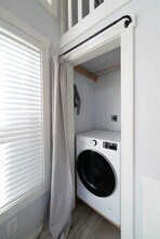 8220 Canoga Ave in Austin, TX - Building Photo - Building Photo