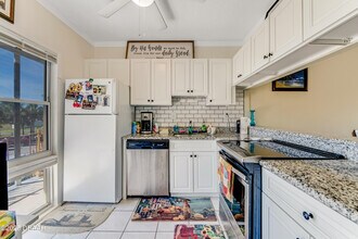 721 S Beach St in Daytona Beach, FL - Building Photo - Building Photo