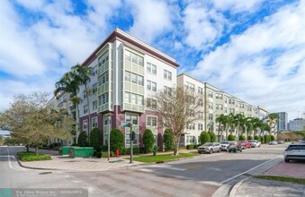 533 NE 3rd Ave, Unit 315 in Fort Lauderdale, FL - Foto de edificio - Building Photo