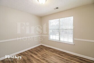 6480 Pine Grove Ct in Morrow, GA - Building Photo - Building Photo