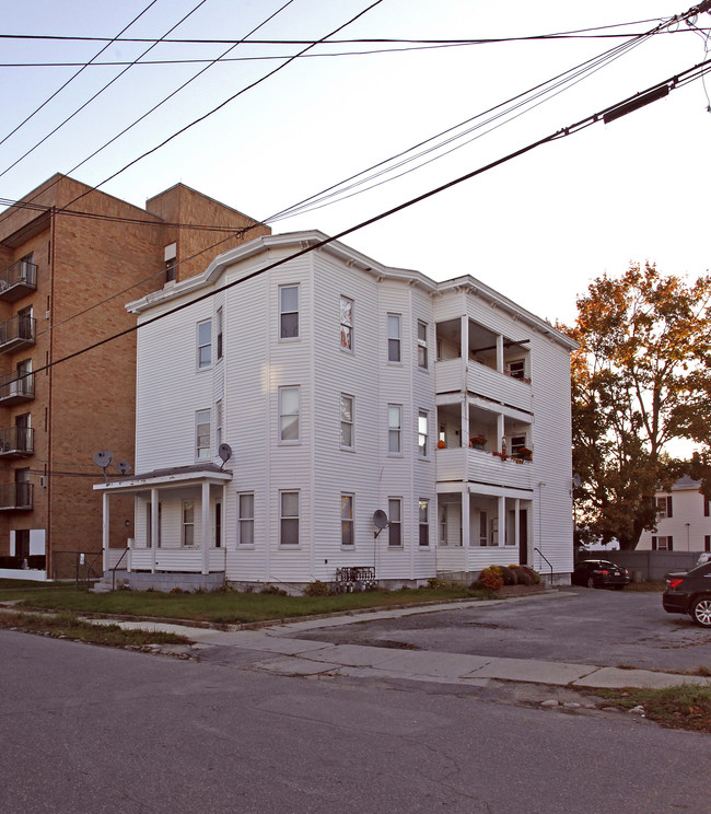 150 4th St in Leominster, MA - Building Photo - Building Photo