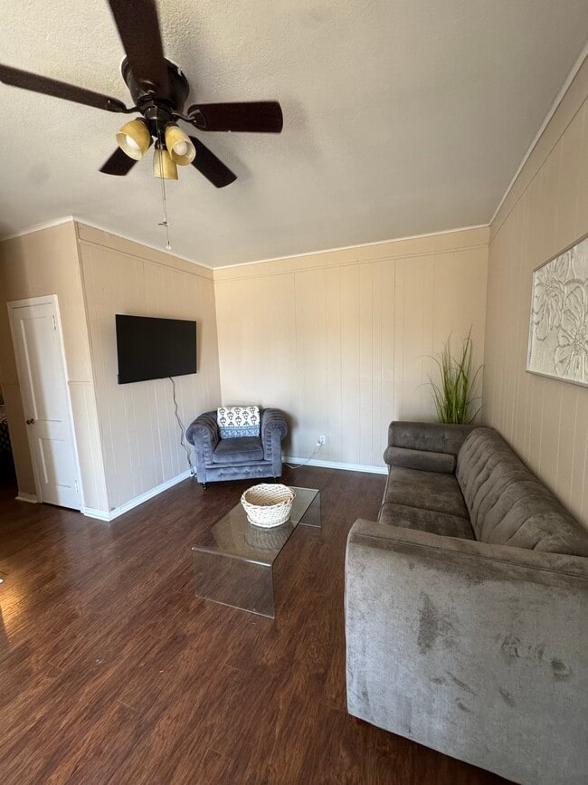 2379 Highland Ave, Unit 2B in Abilene, TX - Foto de edificio - Building Photo