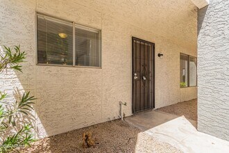 7494 E Earll Dr in Scottsdale, AZ - Building Photo - Building Photo