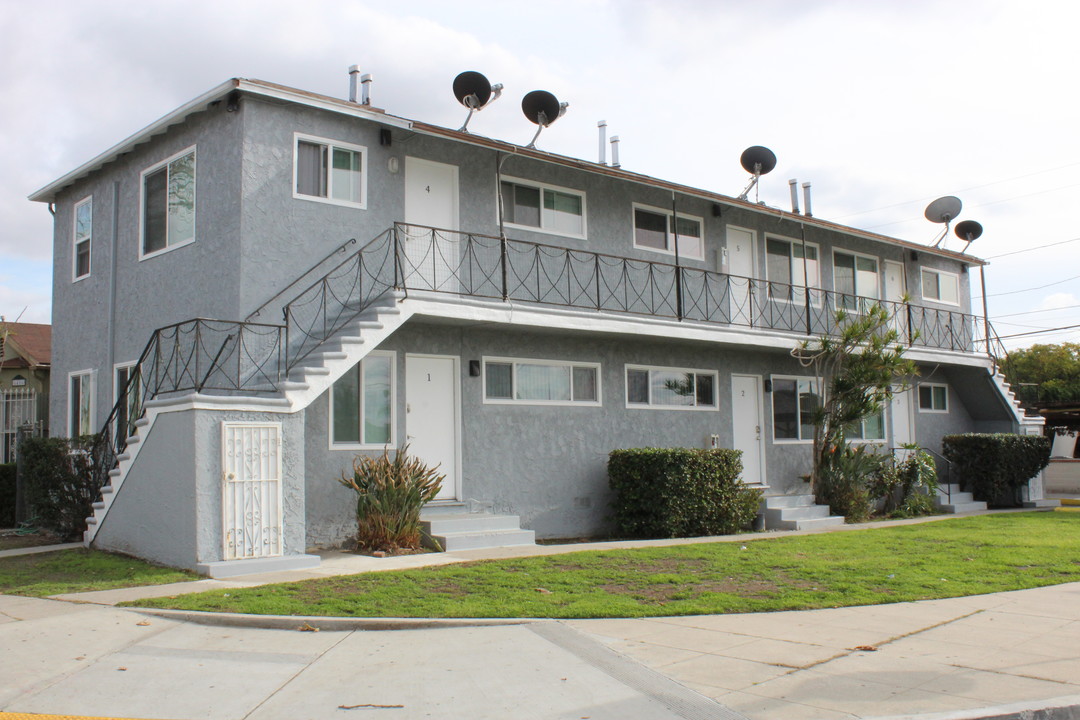 6400 E Olympic Blvd in East Los Angeles, CA - Building Photo