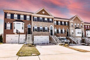 15390 Ballerina Lp in Woodbridge, VA - Building Photo