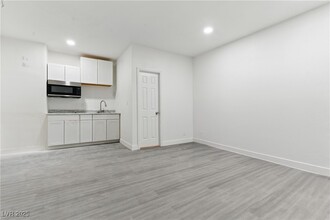 214 S Maryland Pkwy in Las Vegas, NV - Building Photo - Building Photo