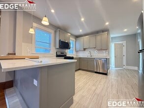 69 Turner St, Unit 1 in Boston, MA - Foto de edificio - Building Photo