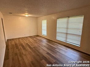 4638 Shavano Woods in San Antonio, TX - Building Photo - Building Photo