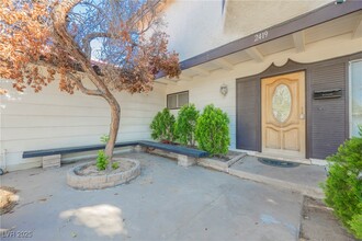 2419 Capistrano Ave in Las Vegas, NV - Building Photo - Building Photo