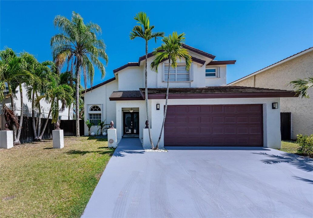 21023 SW 85th Psge in Cutler Bay, FL - Building Photo