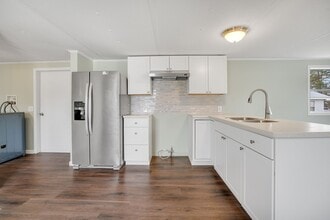 6266 Magnolia Dr in Chincoteague, VA - Building Photo - Building Photo