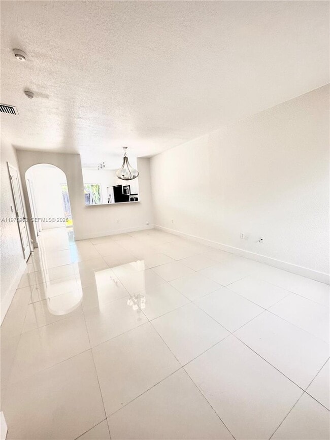 17046 SW 137th Pl in Miami, FL - Building Photo - Building Photo