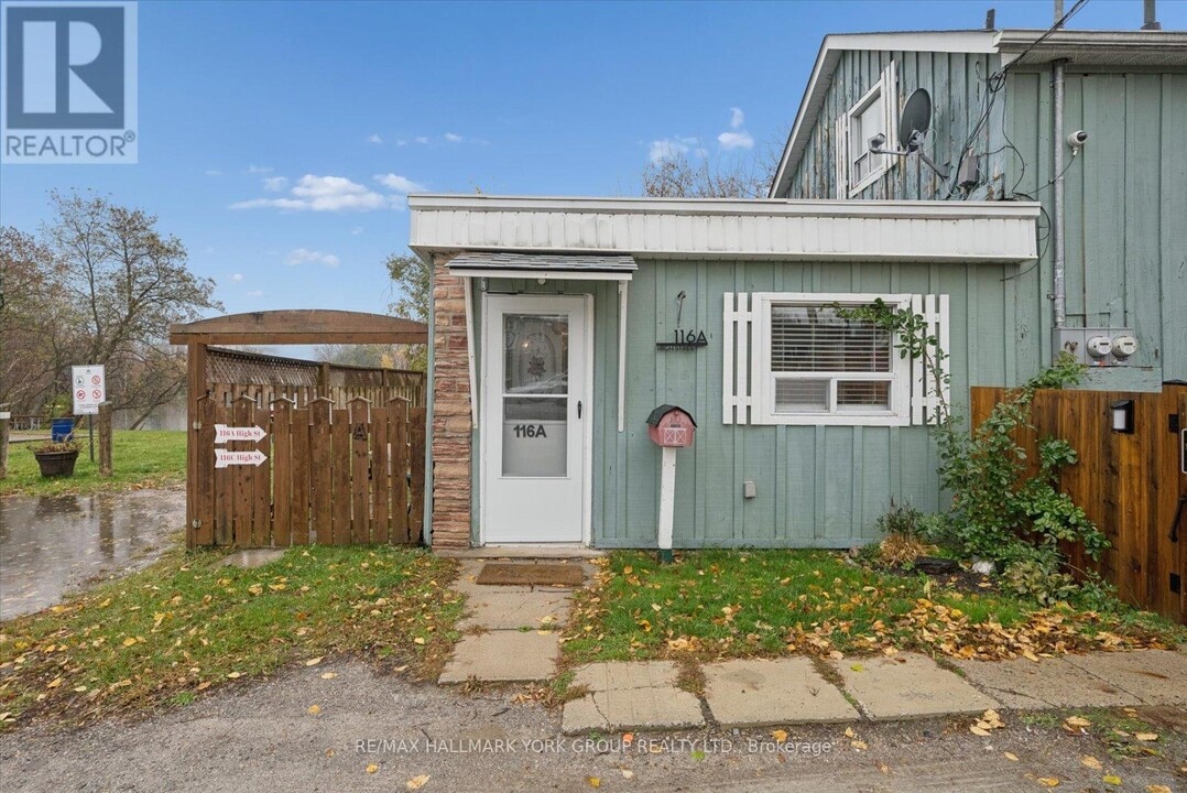 116 High St in Georgina, ON - Building Photo