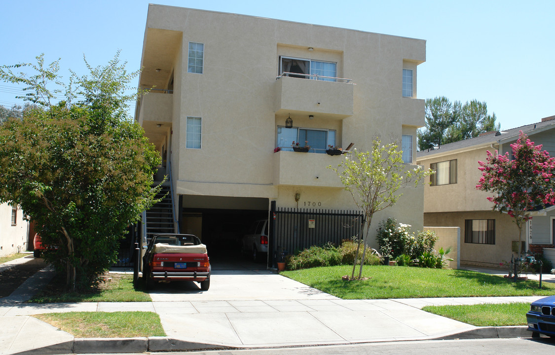 1700 Keeler St in Burbank, CA - Building Photo