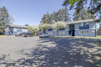 Freeport Apartments in Tacoma, WA - Building Photo - Primary Photo