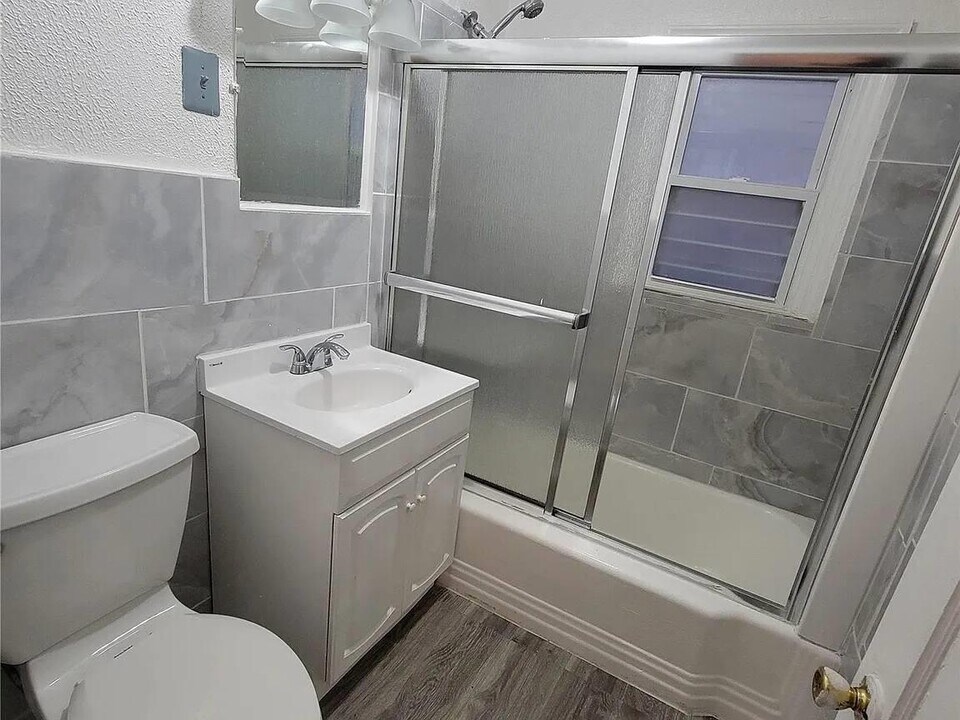 137-36 242nd St-Unit -2 in Queens, NY - Building Photo