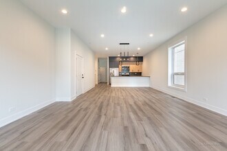 4021 N Keystone Ave in Chicago, IL - Building Photo - Building Photo