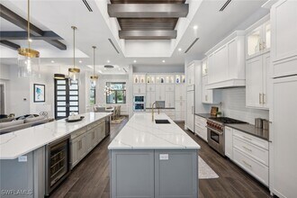 15392 Old Pine Ct in Ft. Myers, FL - Foto de edificio - Building Photo