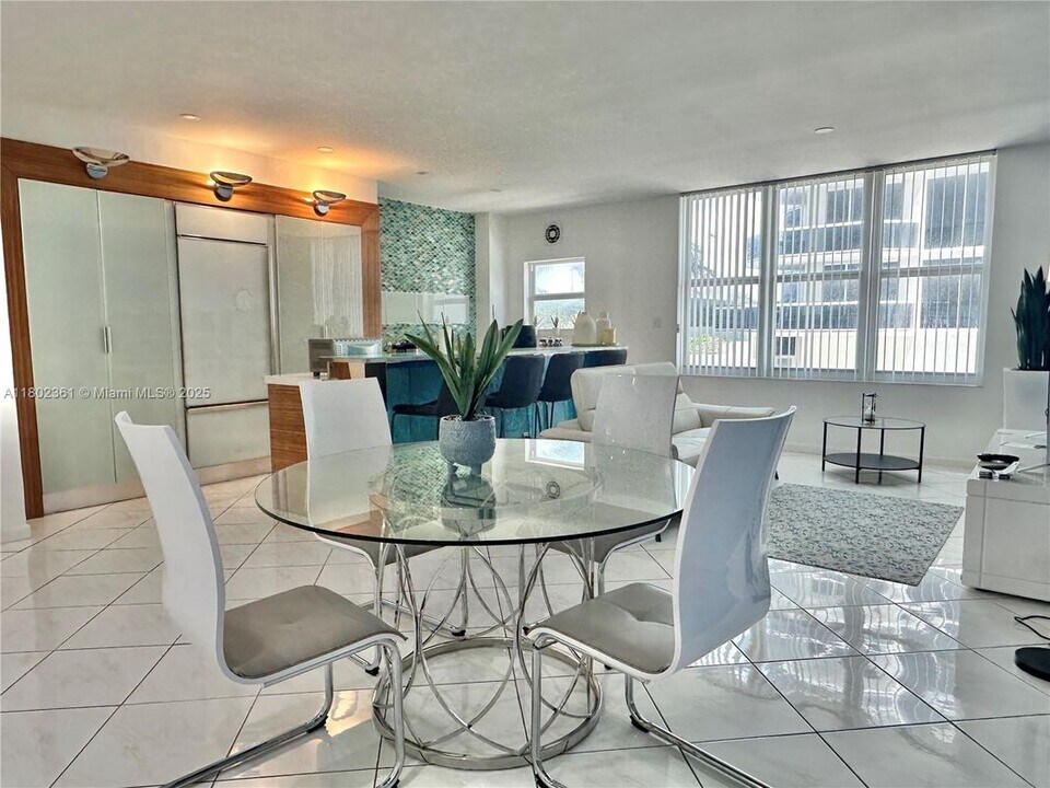 4747 Collins Ave in Miami Beach, FL - Building Photo