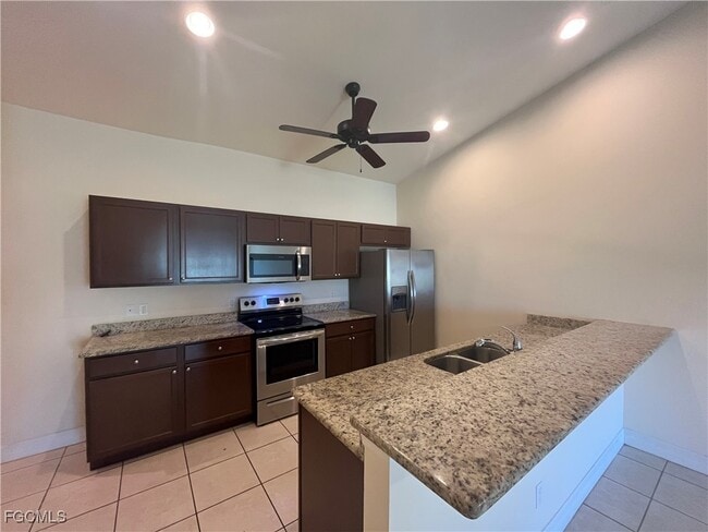3022 SE Santa Barbara Pl in Cape Coral, FL - Building Photo - Building Photo