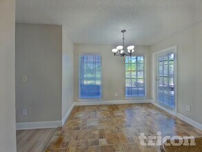 10629 Satinwood Cir in Orlando, FL - Foto de edificio - Building Photo