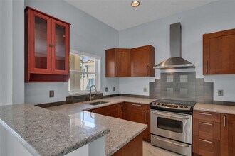 716 Juniper Ln in Weston, FL - Building Photo - Building Photo