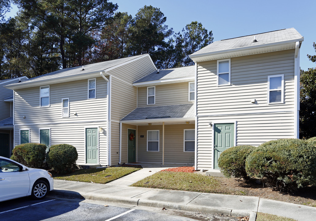 Wedgewood Arms Apartments in Greenville, NC - Building Photo