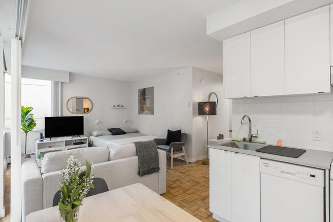 Somerset in Vancouver, BC - Building Photo - Building Photo