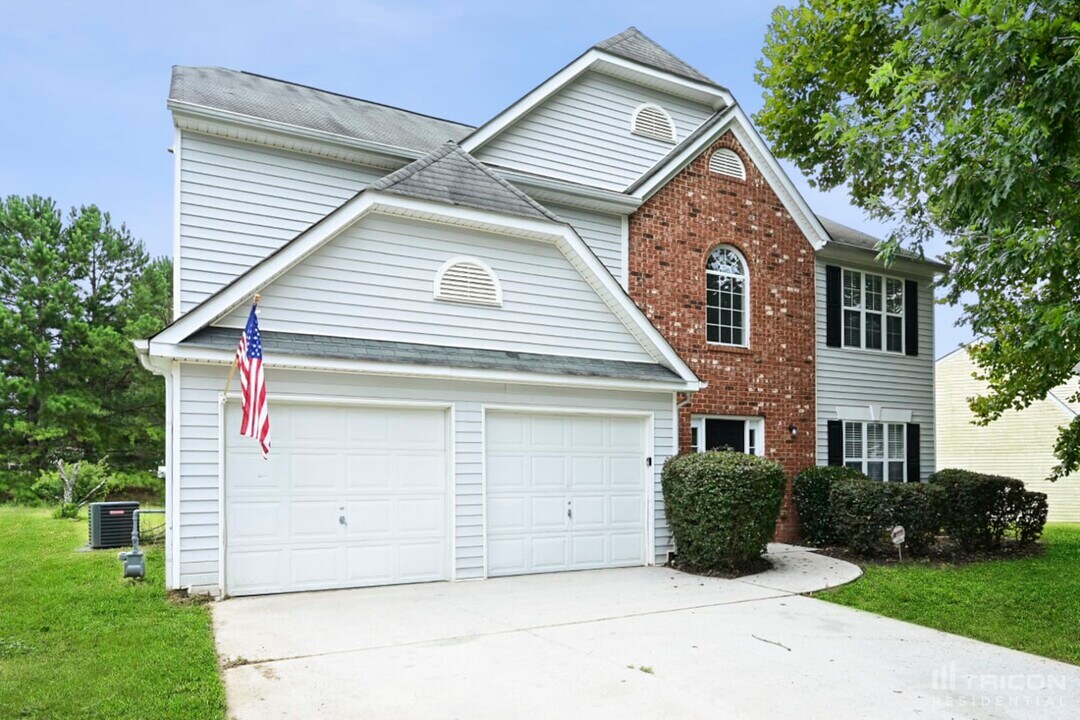 10754 Starling Trail in Hampton, GA - Building Photo