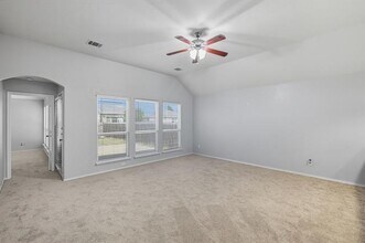 512 Crescent Creek Ln in Fort Worth, TX - Building Photo - Building Photo